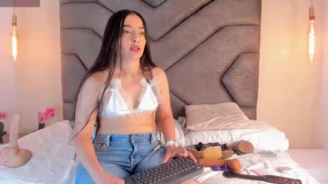 Linda Saenz online show from 03/05/25, 06:12