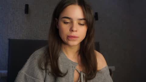 Linda online show from 04/22/26, 01:56