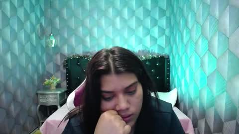 Snapshot of lindabreexlove chatting on 01/05/25, 09:05 online show from 01/05/25, 09:05