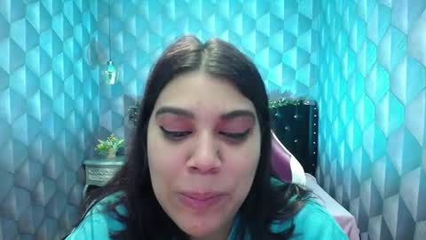 Snapshot of lindabreexlove chatting on 01/07/25, 04:29 online show from 01/07/25, 04:29