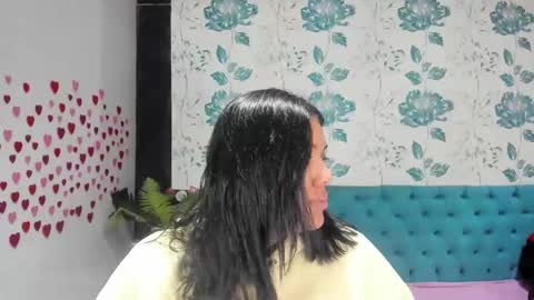 Snapshot of lindabreexlove chatting on 01/27/25, 02:13 online show from 01/27/25, 02:13