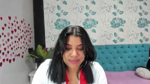 Snapshot of lindabreexlove chatting on 01/28/25, 03:46 online show from 01/28/25, 03:46