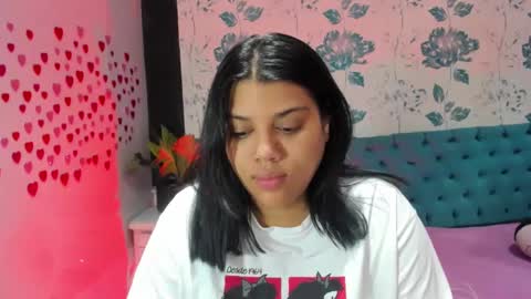 Snapshot of lindabreexlove chatting on 02/02/25, 12:46 online show from 02/02/25, 12:46