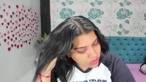 Snapshot of lindabreexlove chatting on 02/03/25, 06:49 online show from 02/03/25, 06:49