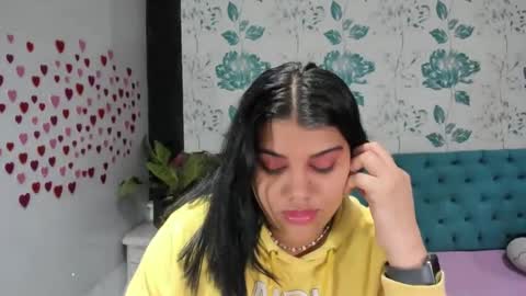 Snapshot of lindabreexlove chatting on 02/04/25, 04:08 online show from 02/04/25, 04:08