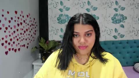 Snapshot of lindabreexlove chatting on 02/04/25, 07:22 online show from 02/04/25, 07:22