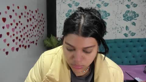 Snapshot of lindabreexlove chatting on 02/15/25, 02:22 online show from 02/15/25, 02:22