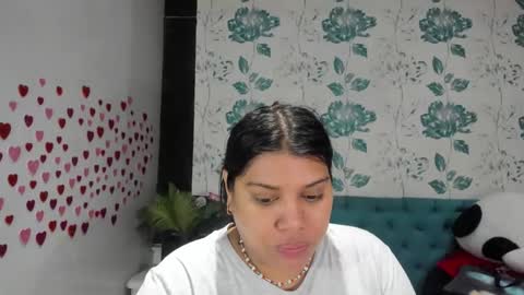 Snapshot of lindabreexlove chatting on 02/20/25, 12:36 online show from 02/20/25, 12:36