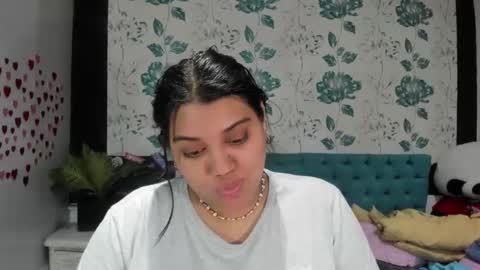 Snapshot of lindabreexlove chatting on 02/20/25, 09:53 online show from 02/20/25, 09:53