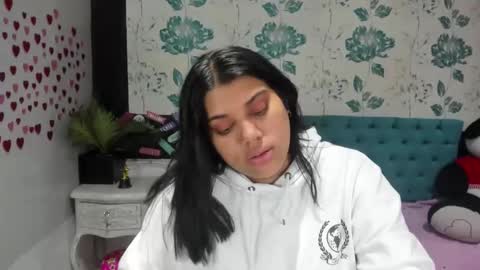 Snapshot of lindabreexlove chatting on 02/21/25, 02:59 online show from 02/21/25, 02:59