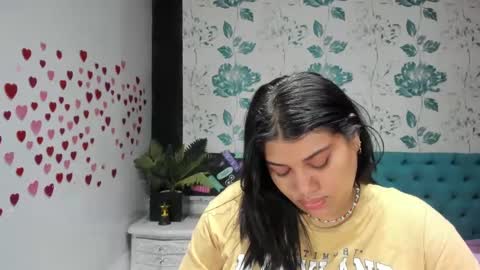 Snapshot of lindabreexlove chatting on 03/01/25, 04:00 online show from 03/01/25, 04:00