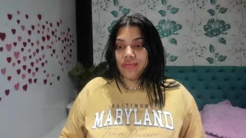 Snapshot of lindabreexlove chatting on 03/02/25, 05:44 online show from 03/02/25, 05:44