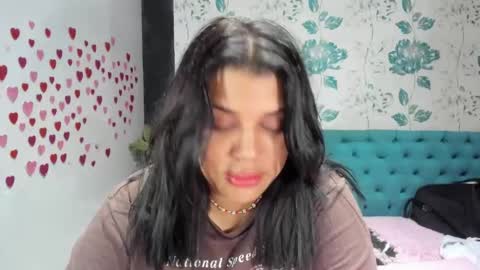 Snapshot of lindabreexlove chatting on 03/05/25, 09:26 online show from 03/05/25, 09:26