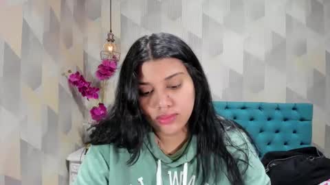 Snapshot of lindabreexlove chatting on 09/28/25, 02:00 online show from 09/28/25, 02:00