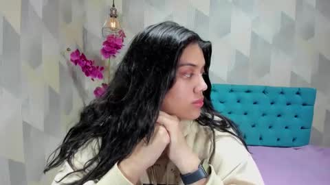 Snapshot of lindabreexlove chatting on 10/20/25, 05:02 online show from 10/20/25, 05:02