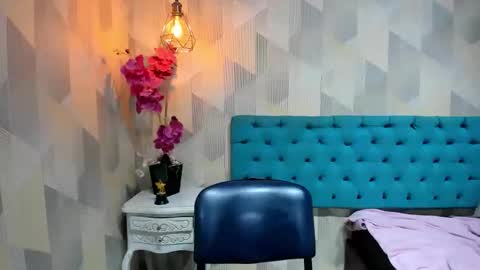 Snapshot of lindabreexlove chatting on 05/16/26, 04:39 online show from 05/16/26, 04:39
