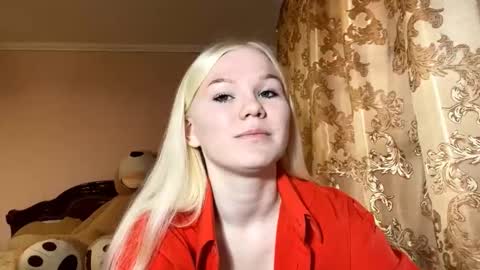 Luna online show from 11/29/25, 09:34