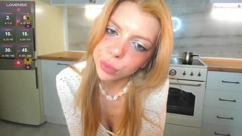 Snapshot of lindacrystalofc chatting on 03/11/25, 11:59 happy new year online show from 03/11/25, 11:59