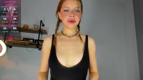 Snapshot of lindacrystalofc chatting on 09/23/25, 04:54 happy new year online show from 09/23/25, 04:54