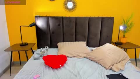 Linda online show from 02/13/25, 04:43