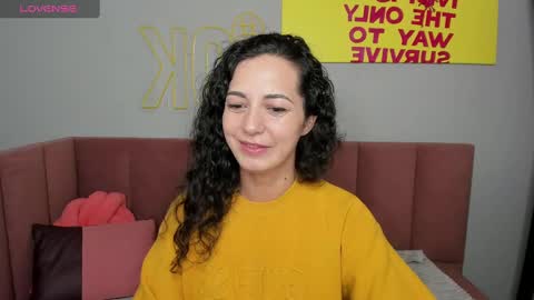 Linda online show from 03/06/25, 01:37