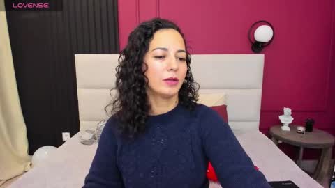 Linda online show from 10/05/25, 01:37