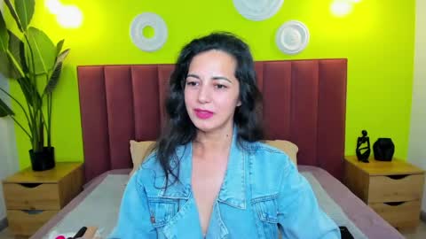 Snapshot of lindainsatiable chatting on 05/04/26, 01:34 Linda online show from 05/04/26, 01:34