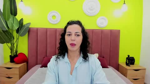 Snapshot of lindainsatiable chatting on 05/13/26, 01:36 Linda online show from 05/13/26, 01:36