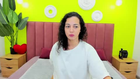 Snapshot of lindainsatiable chatting on 05/14/26, 01:34 Linda online show from 05/14/26, 01:34