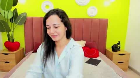 Snapshot of lindainsatiable chatting on 05/17/26, 01:25 Linda online show from 05/17/26, 01:25