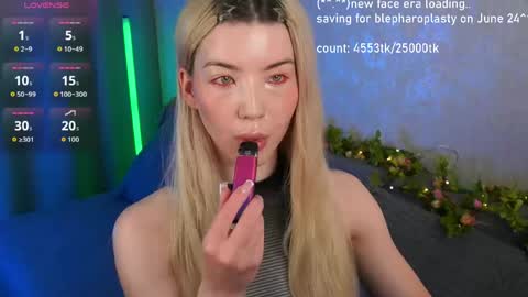 Snapshot of lindathackerr chatting on 05/31/26, 04:20 Linda online show from 05/31/26, 04:20