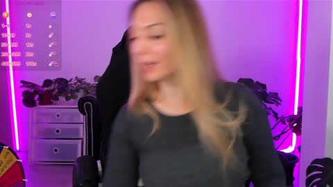 Linda  --  online show from 12/14/24, 05:14