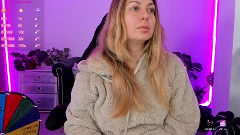 Linda  --  online show from 01/21/25, 09:57