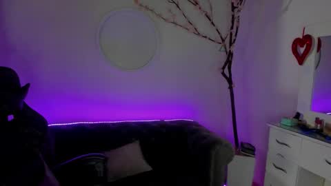 Lindsay    online show from 01/18/26, 05:00