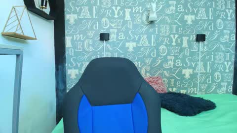  Lindsey  online show from 10/24/25, 02:13