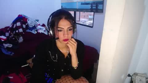 Snapshot of lindsey_2023 chatting on 01/01/25, 10:54 lindsey_2023 online show from 01/01/25, 10:54