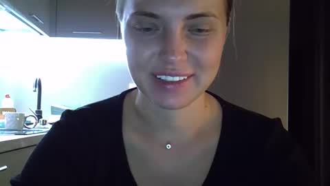Snapshot of lindsisecret chatting on 09/12/25, 04:07 Anna online show from 09/12/25, 04:07
