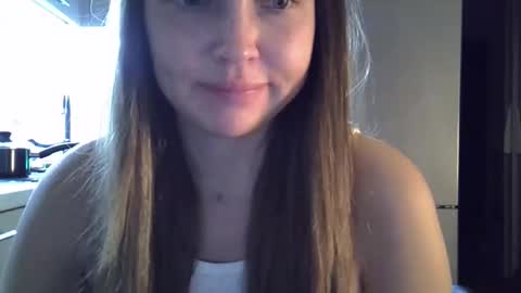 Snapshot of lindsisecret chatting on 10/22/25, 07:57 Anna online show from 10/22/25, 07:57