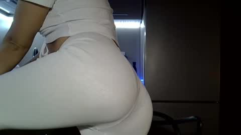 Snapshot of lindsisecret chatting on 11/11/25, 04:07 Anna online show from 11/11/25, 04:07