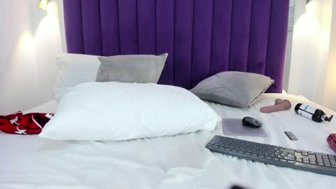 LINDA online show from 12/24/24, 03:16