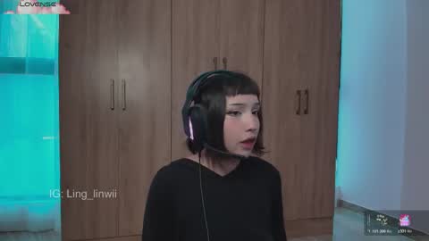 Snapshot of ling_meow chatting on 06/08/26, 01:11 Ling online show from 06/08/26, 01:11