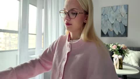 Emma online show from 04/30/26, 10:21