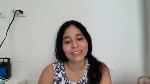 Snapshot of linsay10 chatting on 05/27/26, 04:37 linsay10 online show from 05/27/26, 04:37