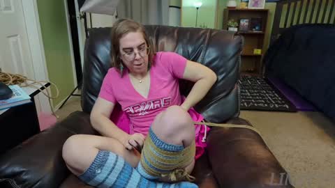 Snapshot of linzy19 chatting on 12/05/24, 11:18 Linzy19 online show from 12/05/24, 11:18