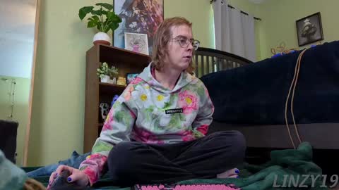 Snapshot of linzy19 chatting on 12/31/24, 03:09 Linzy19 online show from 12/31/24, 03:09