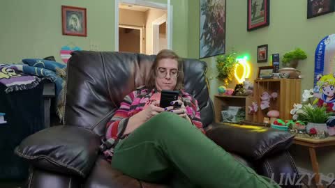 Snapshot of linzy19 chatting on 01/23/25, 11:05 Linzy19 online show from 01/23/25, 11:05