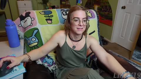 Snapshot of linzy19 chatting on 02/04/25, 12:29 Linzy19 online show from 02/04/25, 12:29