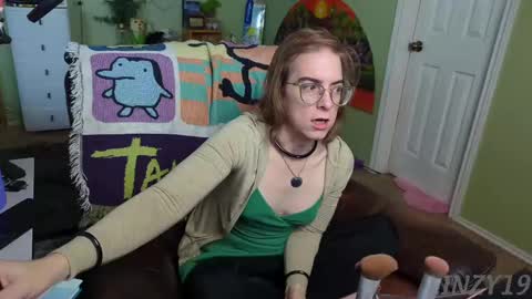 Snapshot of linzy19 chatting on 02/20/25, 03:52 Linzy19 online show from 02/20/25, 03:52