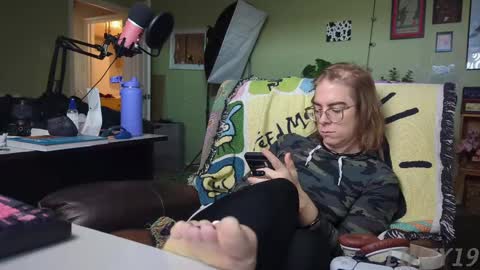 Snapshot of linzy19 chatting on 03/02/25, 03:37 Linzy19 online show from 03/02/25, 03:37