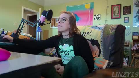 Snapshot of linzy19 chatting on 03/12/25, 03:18 Linzy19 online show from 03/12/25, 03:18